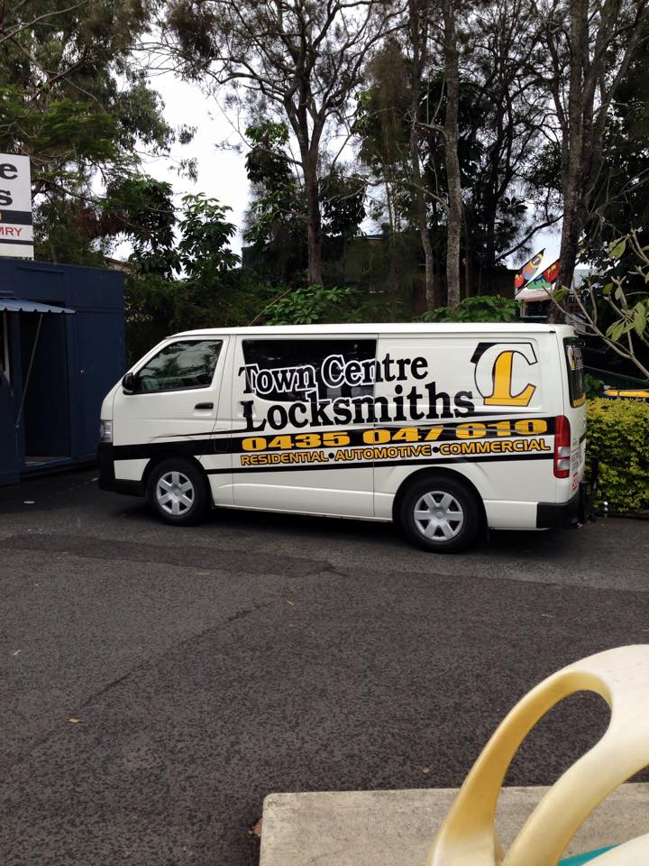 Town Centre Locksmiths | 5b/19 Peachey Rd, Ormeau QLD 4208, Australia | Phone: 0435 047 010