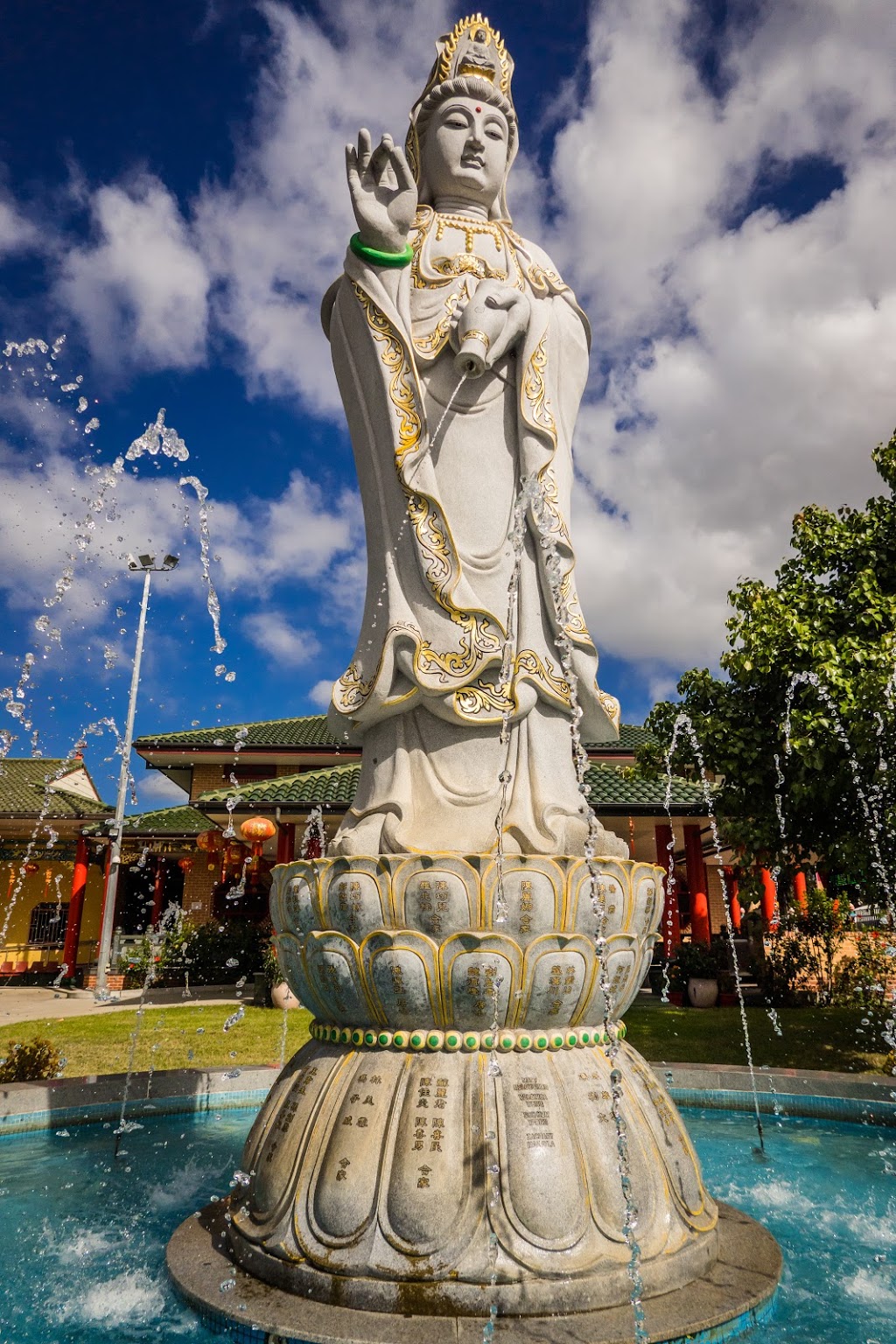 Mingyue Lay Buddhist Temple | 654 Cabramatta Rd W, Bonnyrigg NSW 2177, Australia | Phone: (02) 9823 3603