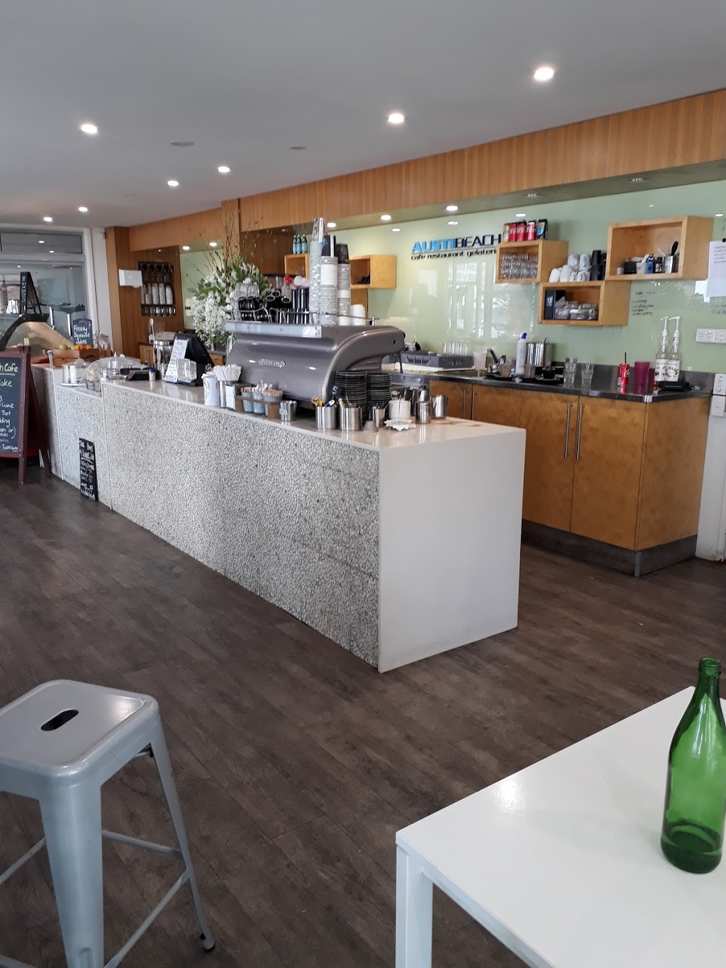 Austi Beach Cafe | cafe | 104 Lawrence Hargrave Dr, Austinmer NSW 2515, Australia | 0242685680 OR +61 2 4268 5680