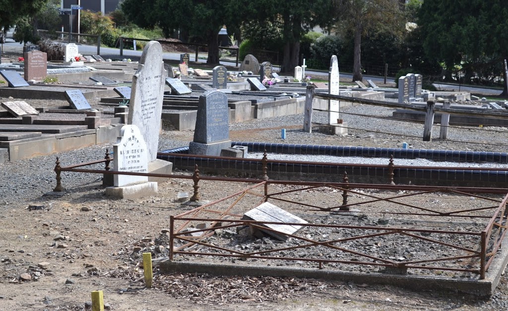 Woodside Uniting Church Cemetery | cemetery | 31 Woodside-Nairne Rd, Woodside SA 5244, Australia