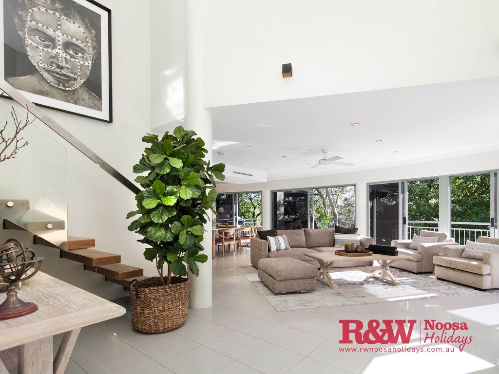 Hastings Park 1 - RW Noosa Holidays | 81 Hastings St, Noosa Heads QLD 4567, Australia | Phone: (07) 5448 0966