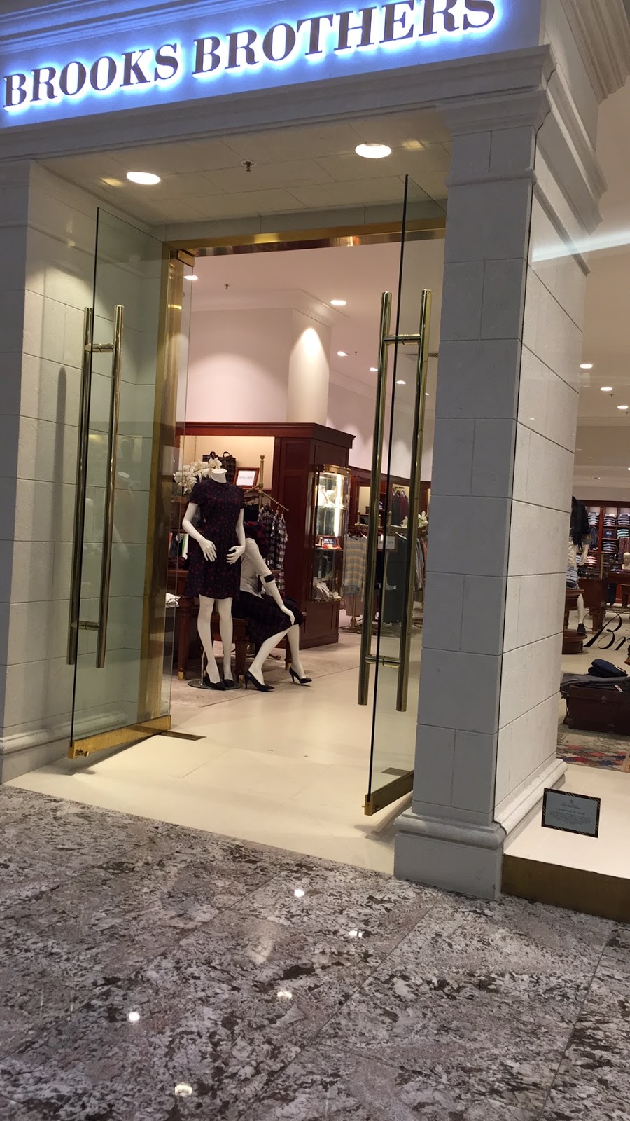 Brooks Brothers | clothing store | 322 Moggill Rd, Indooroopilly QLD 4068, Australia | 0737201629 OR +61 7 3720 1629