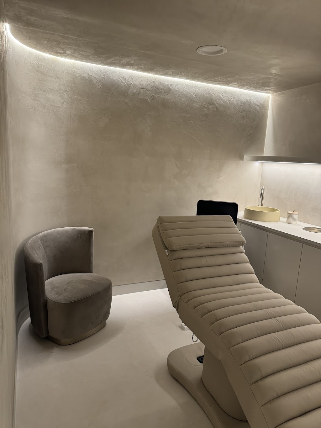 Aura by Aska - Aesthetics & Skin | Shop 15/930 Old Northern Rd, Glenorie NSW 2157, Australia | Phone: 0410 429 763