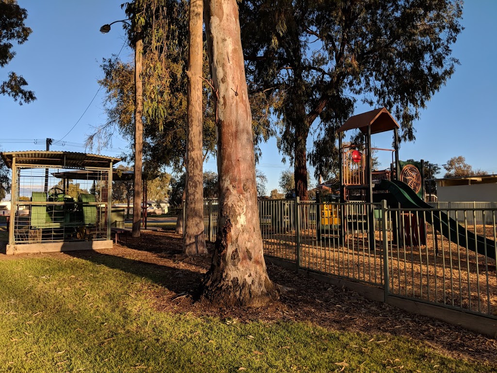 Gumbower Creek Park | Gunbower VIC 3566, Australia