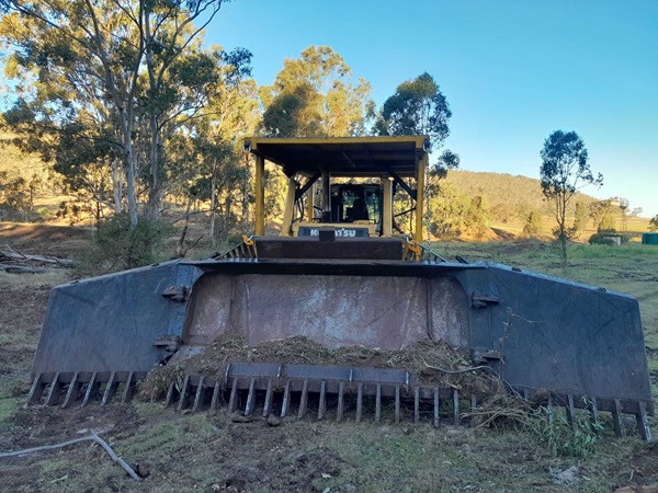 Strasser Earthmoving | 44 Taylor St, Oakey QLD 4401, Australia | Phone: 0423 281 897