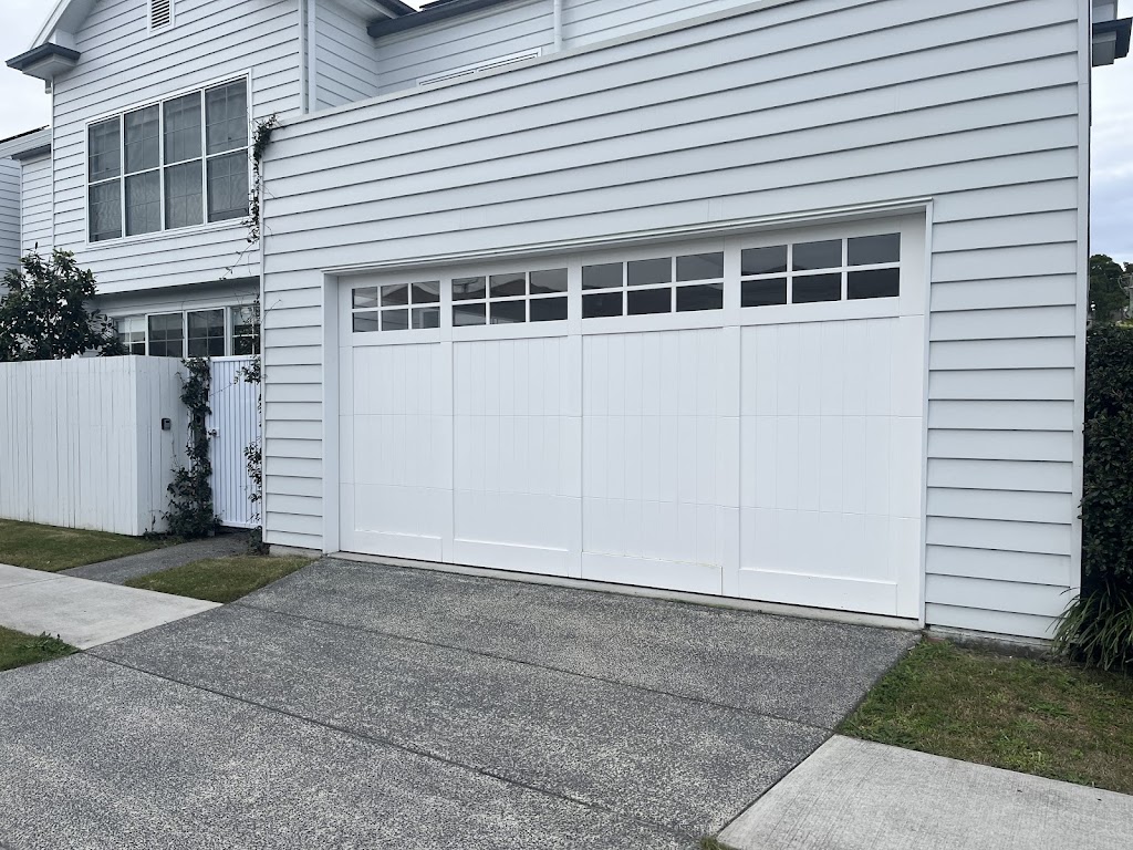 Affordable Garage Doors Gold Coast | 10 John Duncan Ct, Varsity Lakes QLD 4227, Australia | Phone: (07) 5593 7228