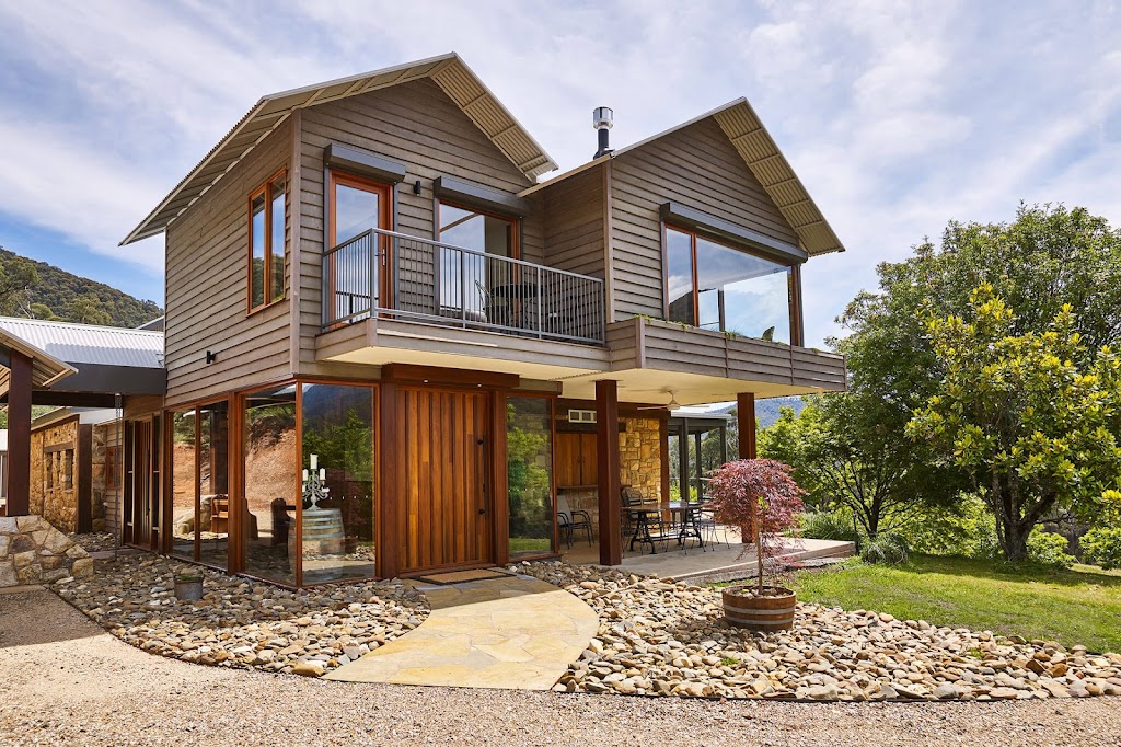 Bright Alpine Builders | 34 Rayner Track, Porepunkah VIC 3740, Australia | Phone: 0418 607 666