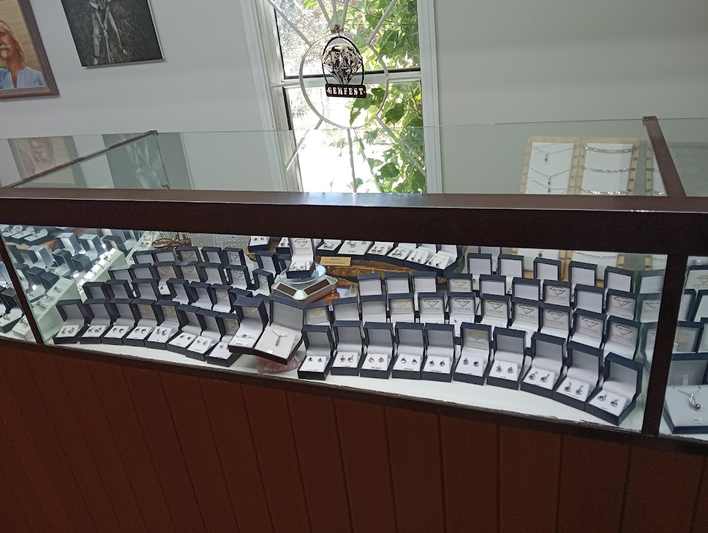 Sapphire Gem Cuts | 20 Keilambete Rd, Rubyvale QLD 4702, Australia | Phone: 0480 398 603