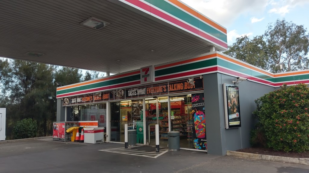 7-Eleven Mackenzie | gas station | 902 Mount Gravatt Capalaba Rd, MacKenzie QLD 4156, Australia | 0734220965 OR +61 7 3422 0965