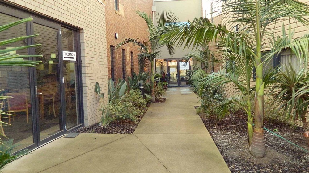 Manor Court Werribee Aged Care | 5 Hogan Grove, Werribee VIC 3030, Australia | Phone: (03) 9742 0699