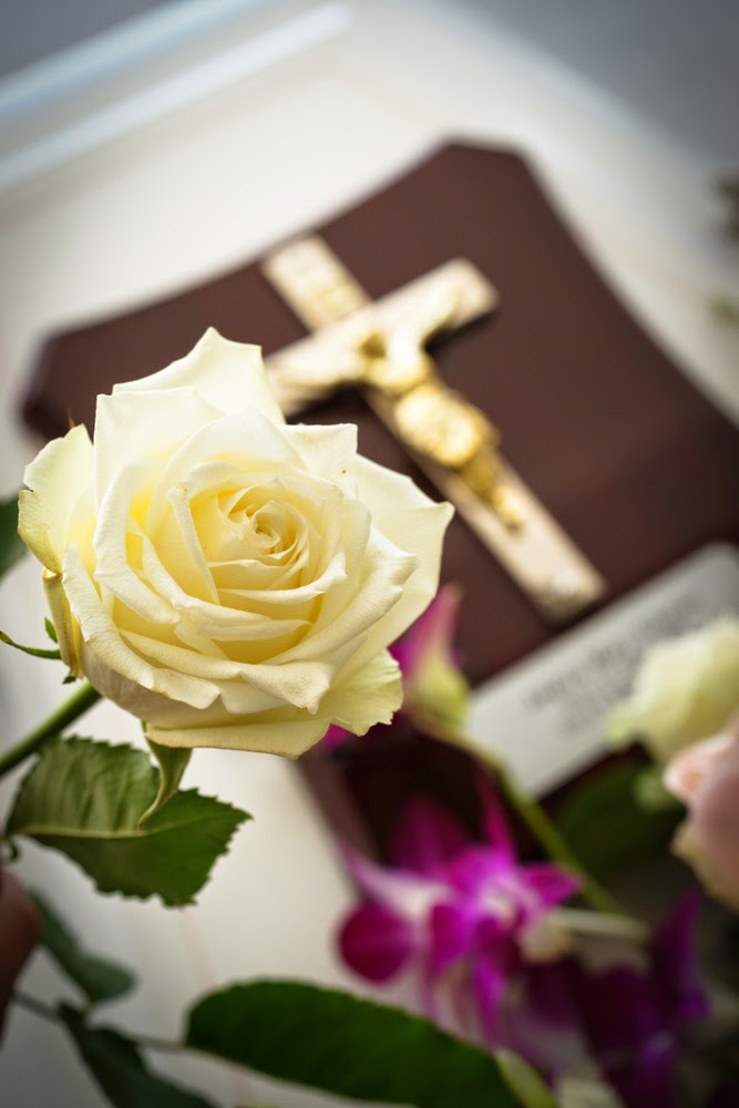 Holy Cross Funerals | 68 Nottingham St, Kippa-Ring QLD 4021, Australia | Phone: (07) 3293 0555