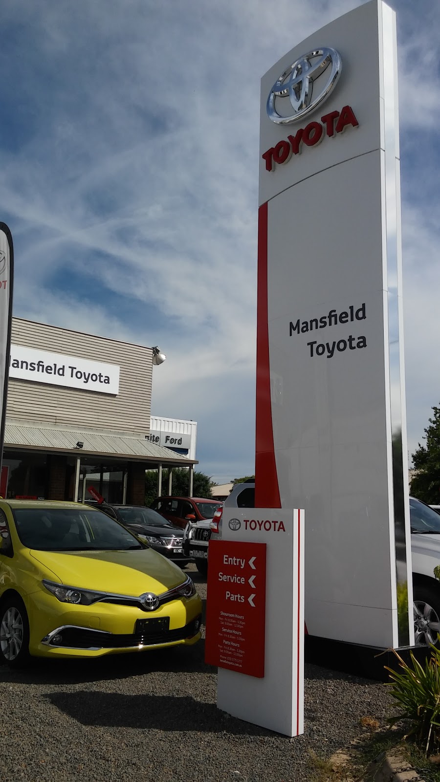 Mansfield Toyota | car dealer | 102-108 High St, Mansfield VIC 3724, Australia | 0357751777 OR +61 3 5775 1777
