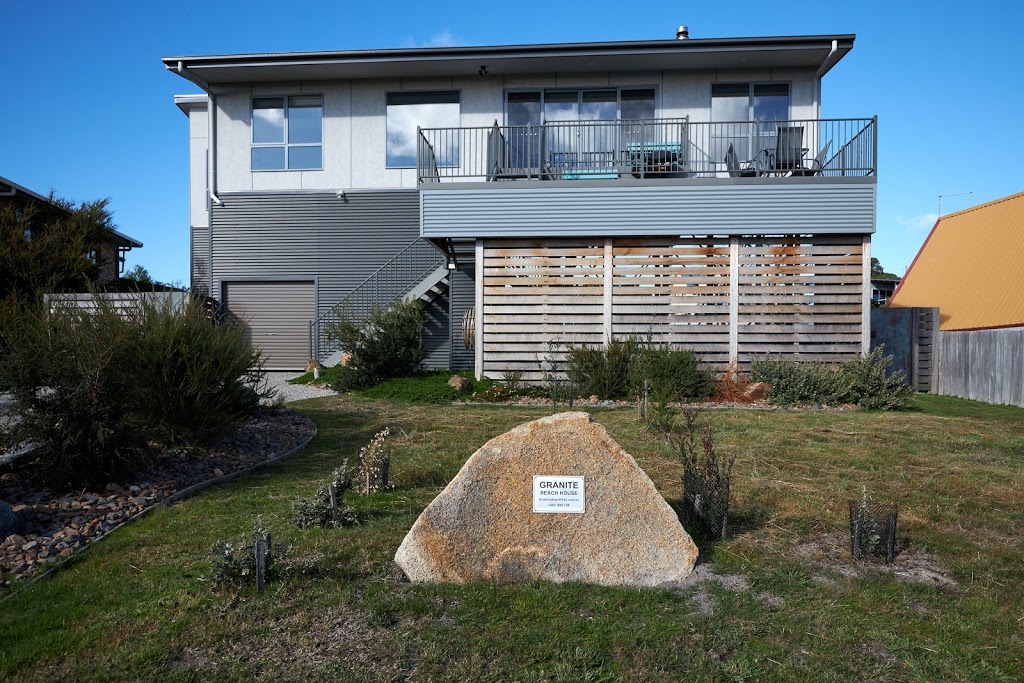GRANITE BEACH HOUSE | lodging | 12 Beven Heights, Binalong Bay TAS 7216, Australia | 0407808738 OR +61 407 808 738