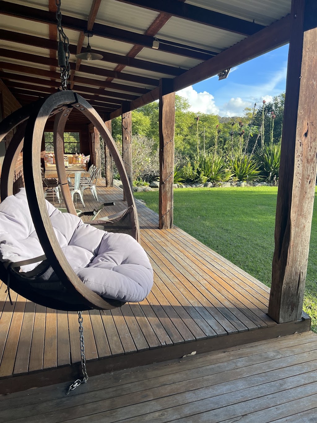 Skin & Bones | 90-92 Jerry Bailey Rd, Shoalhaven Heads NSW 2535, Australia | Phone: 0405 665 581