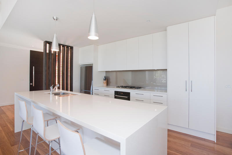 VUE DE MER Holiday Home Lorne | 24C Toorak Terrace, Lorne VIC 3232, Australia | Phone: (03) 5289 4233