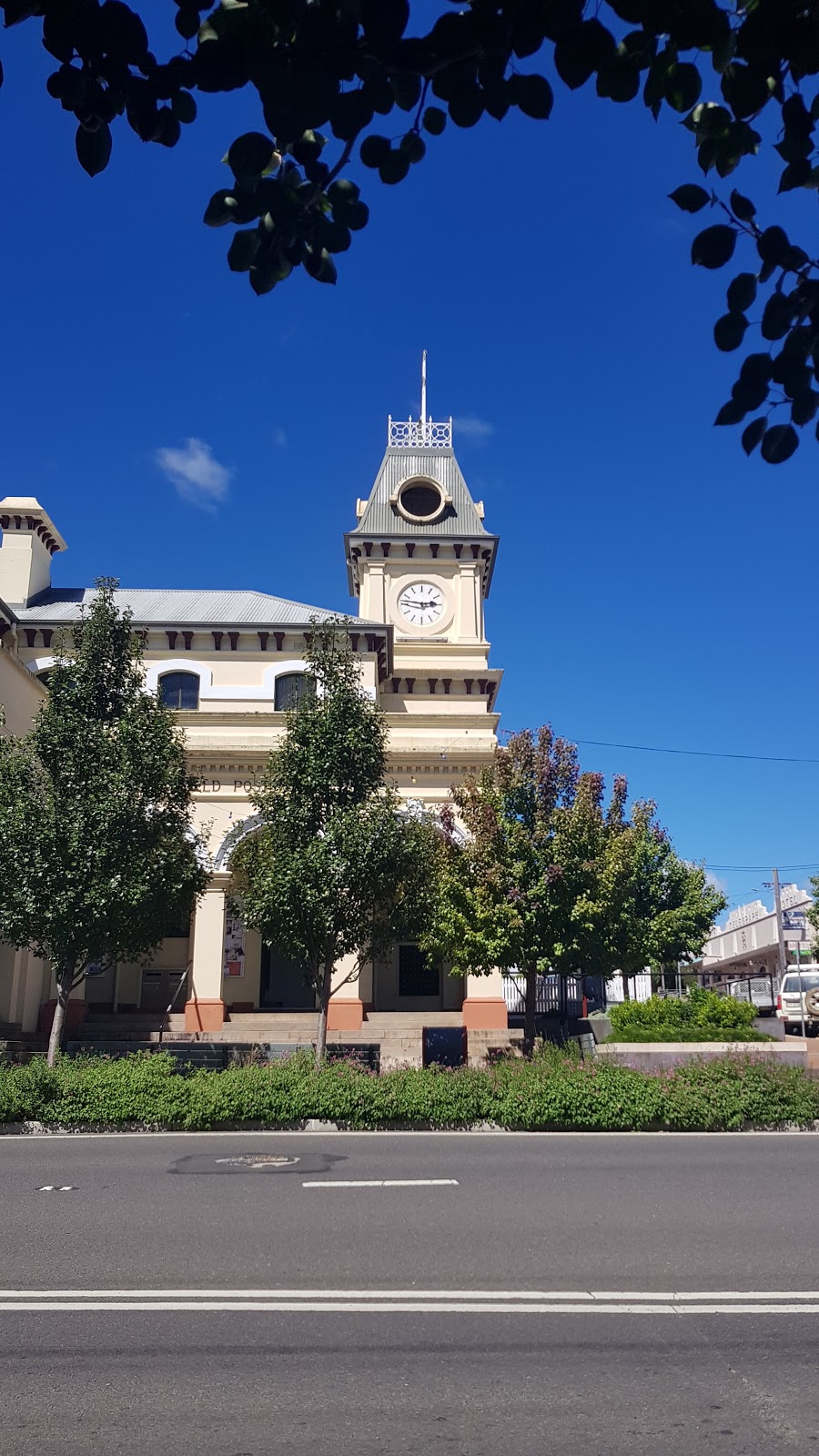 Australia Post - Tenterfield LPO | post office | 225 Rouse St, Tenterfield NSW 2372, Australia | 0267361295 OR +61 2 6736 1295