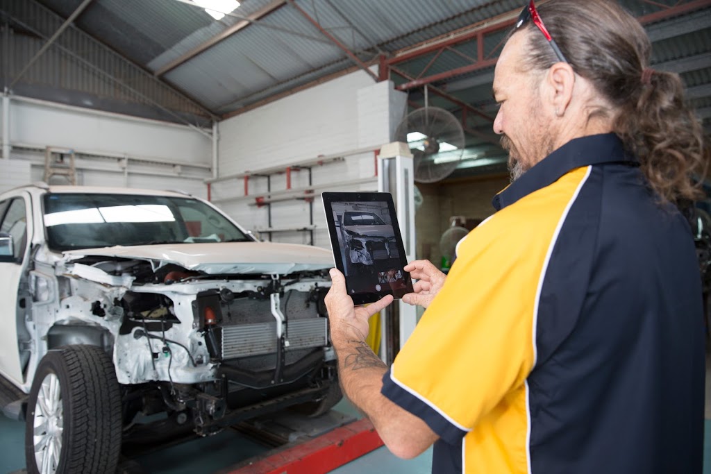 Kings Bodyworks-Smash Repairs | 121 Anderson St Geraldton, Webberton WA 6530, Australia | Phone: (08) 9921 2210