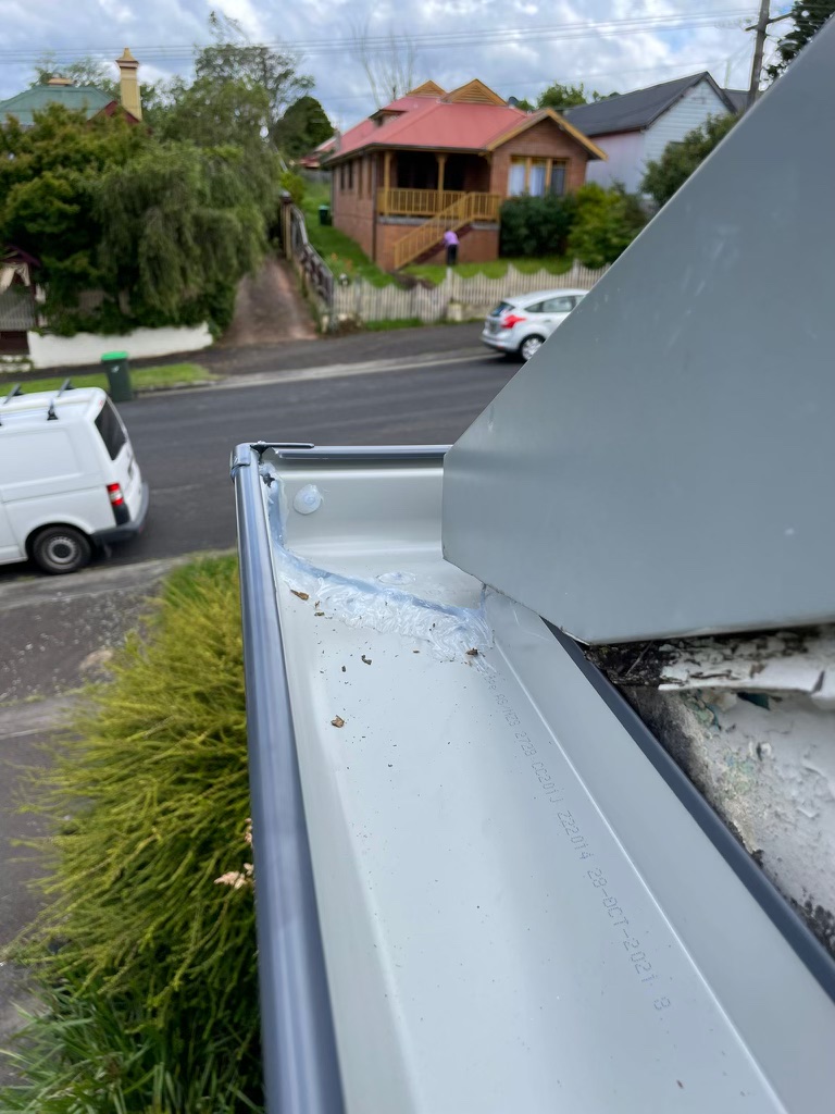 Mountaintop Gutters | 50 Eunoe St, Katoomba NSW 2780, Australia | Phone: 0404 019 407