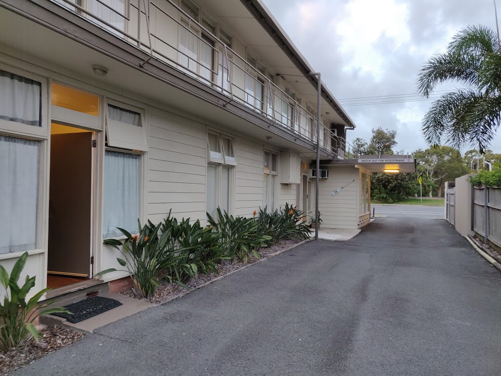 Golden Shores Airport Motel | lodging | 63 Golden Four Dr, Bilinga QLD 4225, Australia | 0755993667 OR +61 7 5599 3667