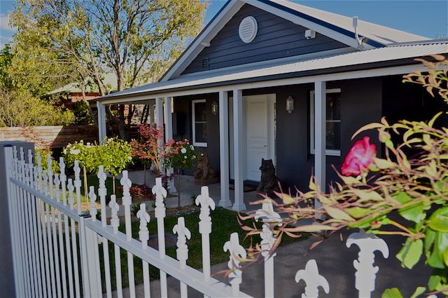 Boissys Self-Catering Cottage Orange NSW | lodging | 98 Moulder St, Orange NSW 2800, Australia | 0263614667 OR +61 2 6361 4667
