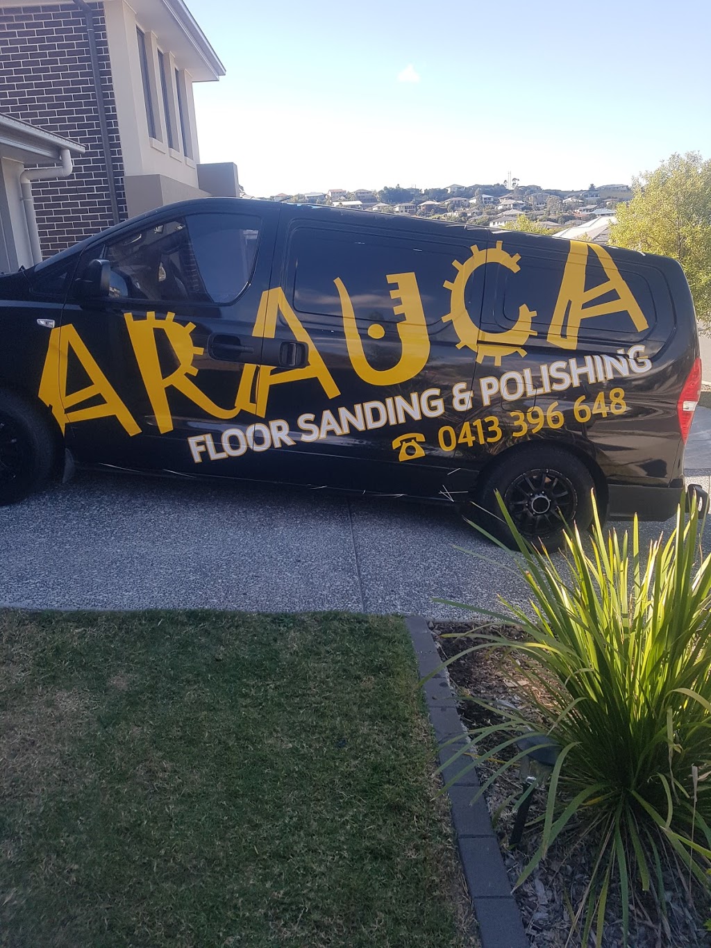 Arauca floor sanding | 77 River Run Cct, Ormeau Hills QLD 4209, Australia | Phone: 0413 396 648