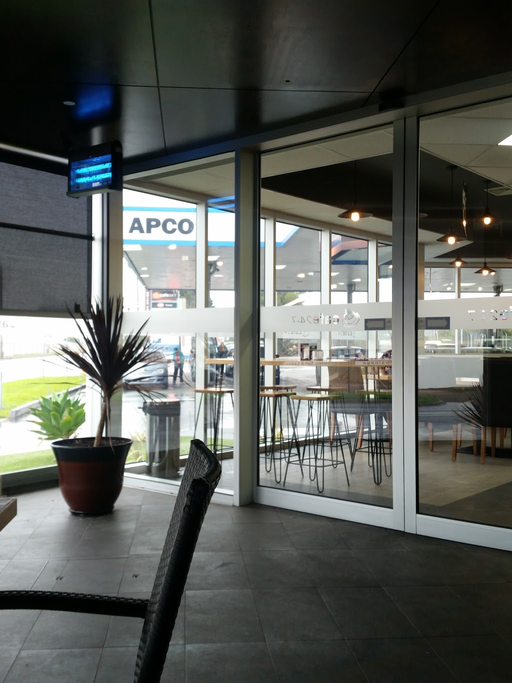 APCO IGA X-Press North Geelong | supermarket | 343-355 Thompson Rd, North Geelong VIC 3215, Australia | 0352779379 OR +61 3 5277 9379