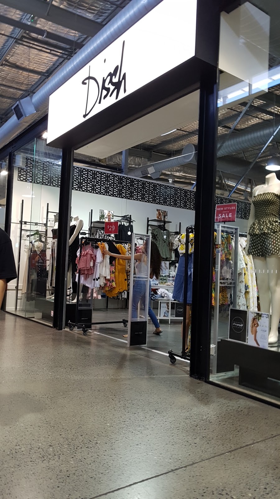 DISSH | clothing store | DFO, Shop T106/1 Airport Dr, Brisbane Airport QLD 4007, Australia | 0737257619 OR +61 7 3725 7619