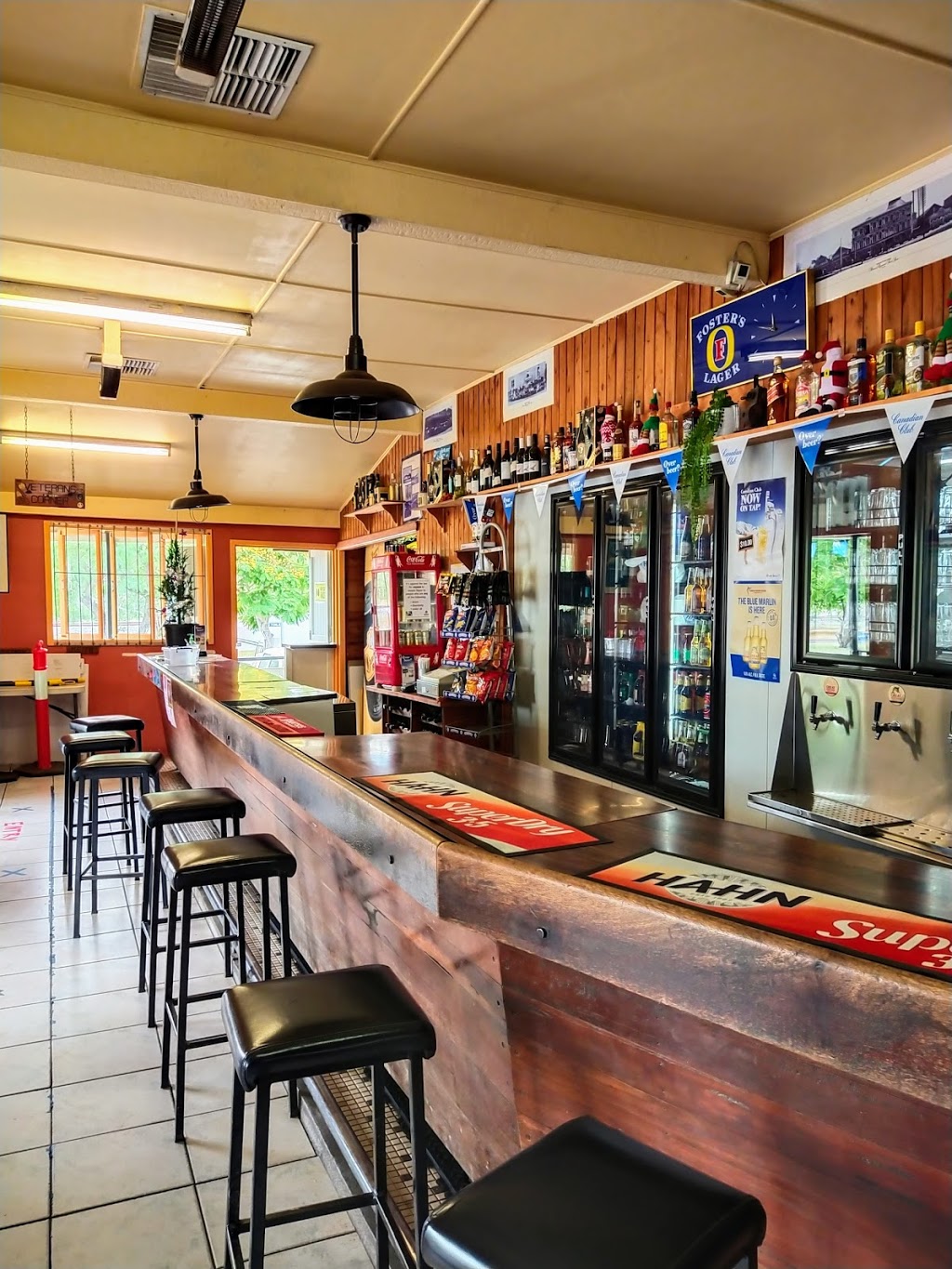 The Caves Country Pub | bar | 1 Buch Square, The Caves QLD 4702, Australia | 0749342769 OR +61 7 4934 2769