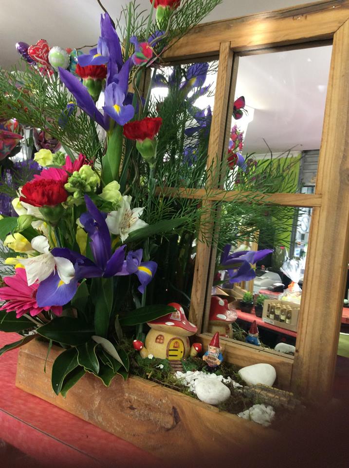 Donelles Gift Garden & Florist | 37 Crossacres St, Doolandella QLD 4077, Australia | Phone: (07) 3278 8540