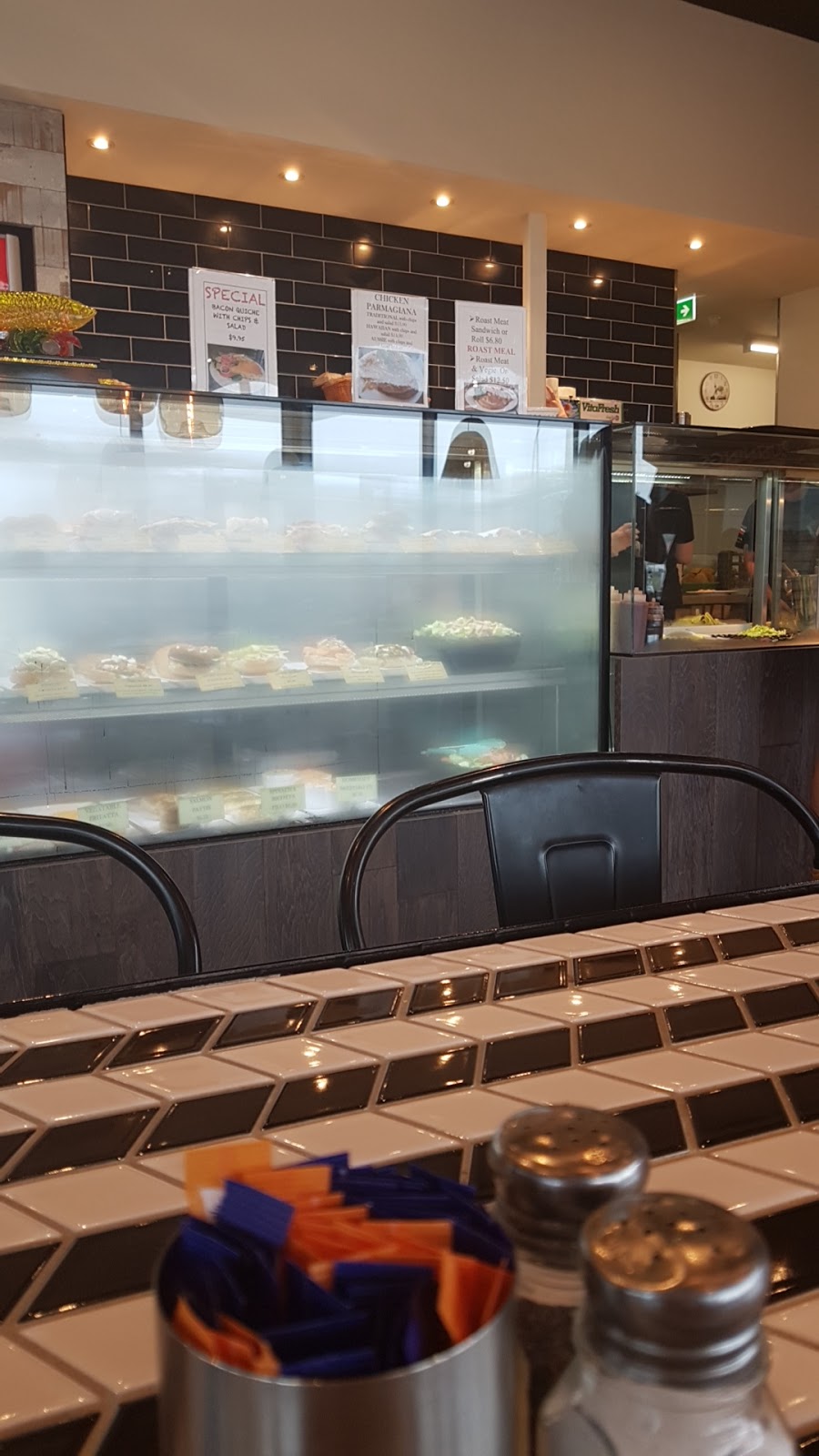 Ducky On Clyde | cafe | Shopping on Clyde, 11/280 Berwick-Cranbourne Rd, Cranbourne East VIC 3978, Australia | 0359980222 OR +61 3 5998 0222