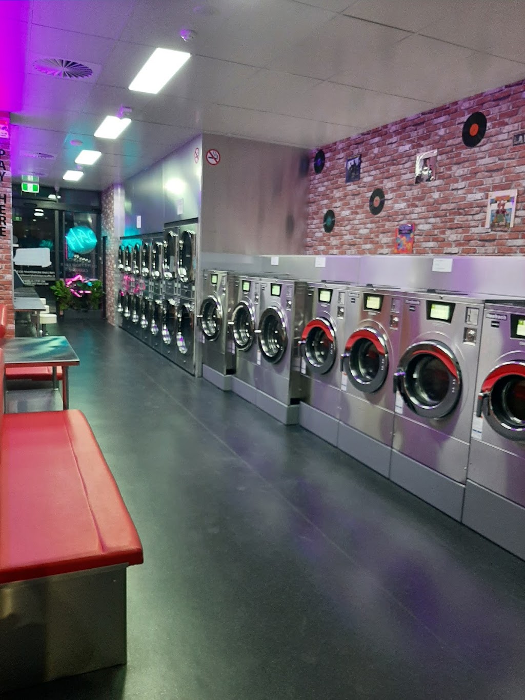 Pink Lady Laundromat Officer | laundry | 45 Siding Ave, Officer VIC 3809, Australia | 0425745159 OR +61 425 745 159