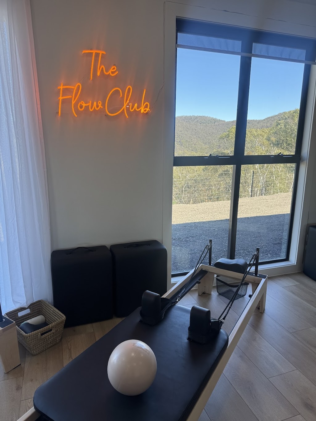 Elevate Me Pilates | 64 Hillcrest Ave, Bowenfels NSW 2790, Australia | Phone: 0425 244 685