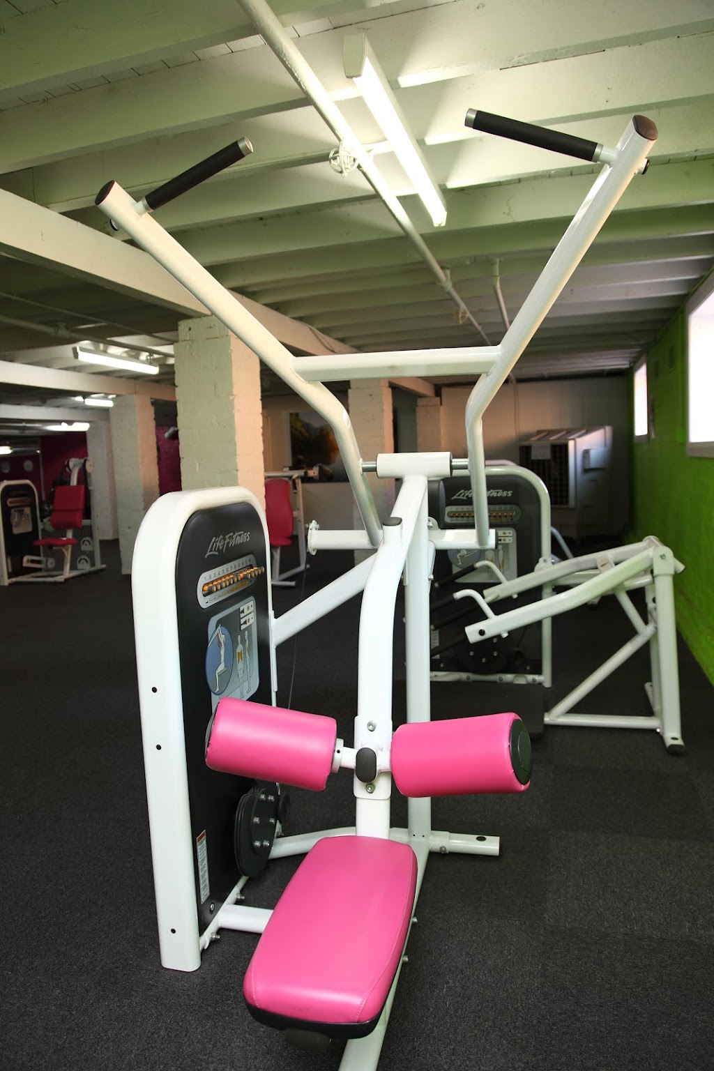 Studio 9 Fitness | gym | 87-91 Pine Ave, Leeton NSW 2705, Australia | 0269538133 OR +61 2 6953 8133