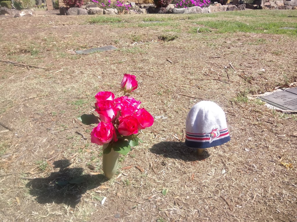 Aunty Poppys Minchinbury | florist | Pinegrove Memorial Park, Kington St, Minchinbury NSW 2770, Australia | 0296256976 OR +61 2 9625 6976