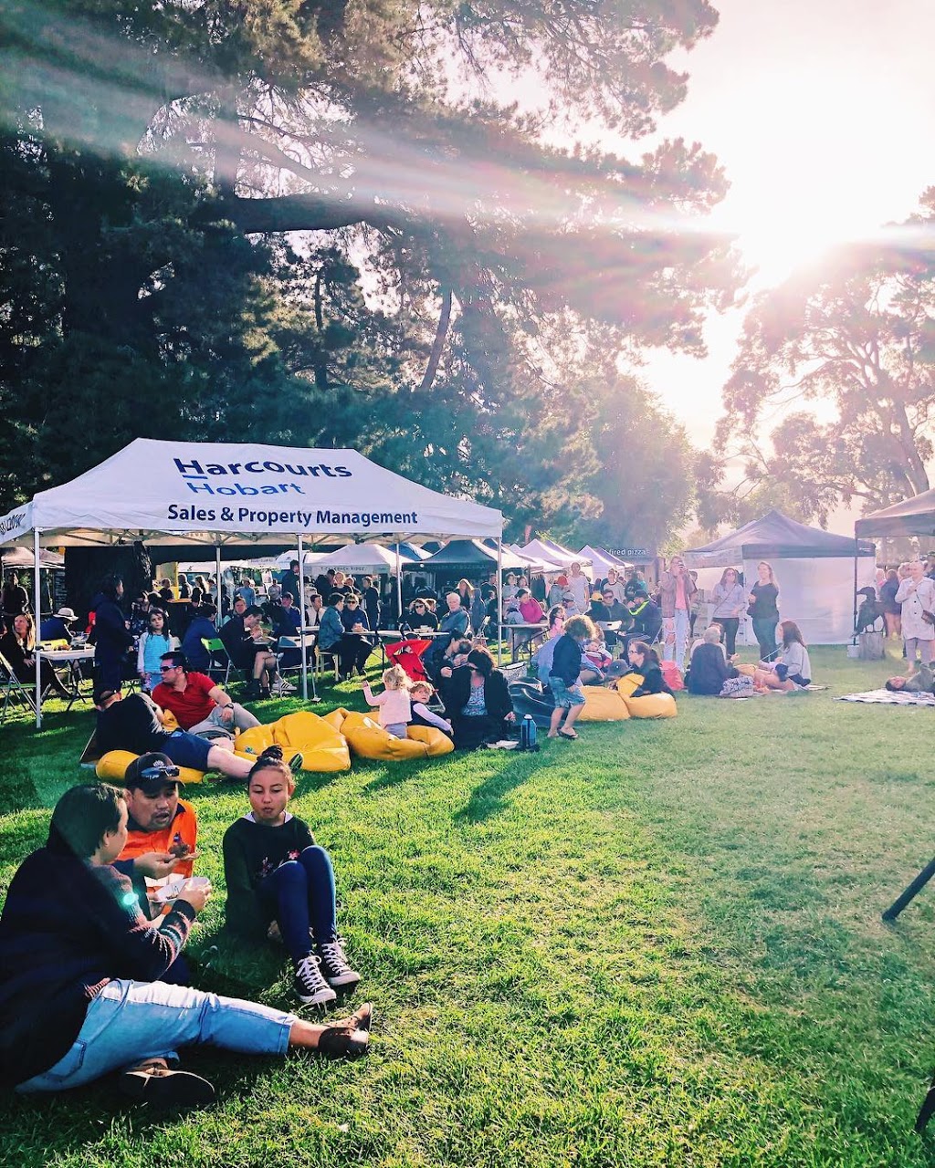 Hobart Twilight Market Long Beach Sandy Bay | 17 Beach Rd, Sandy Bay TAS 7005, Australia | Phone: 0448 997 748