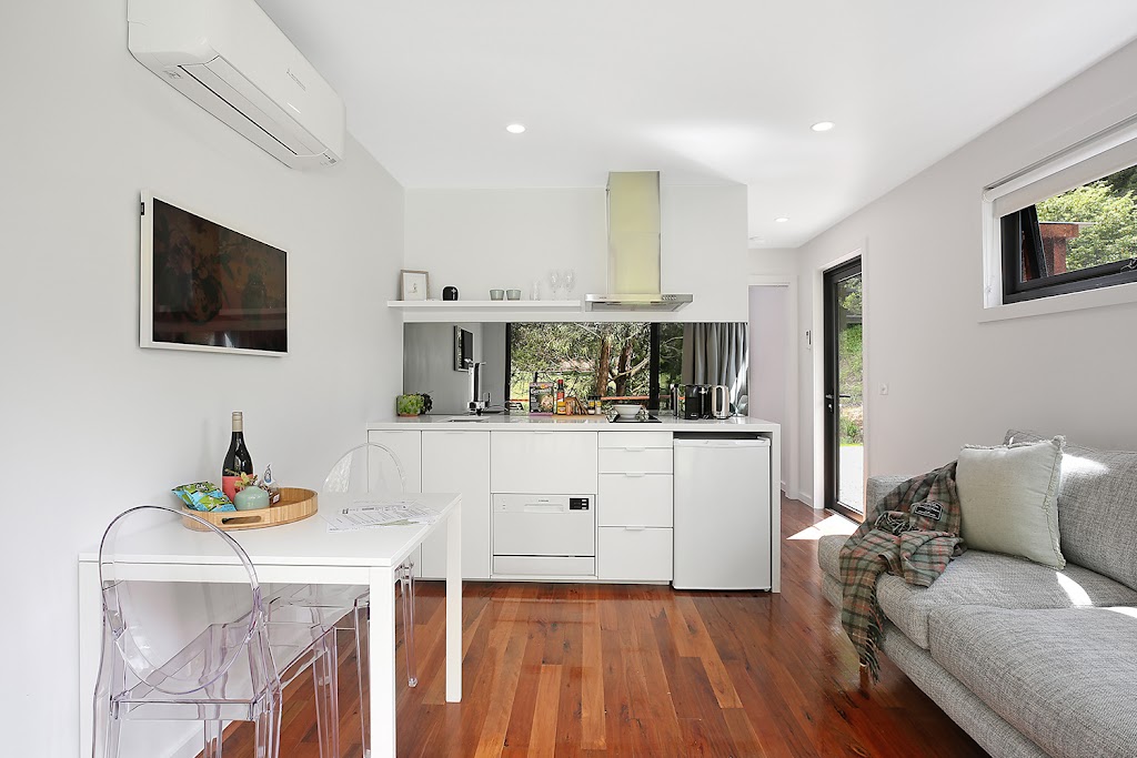 Timboon Tiny Homes | 1A Barret St Rear, Timboon VIC 3268, Australia | Phone: 0407 194 477