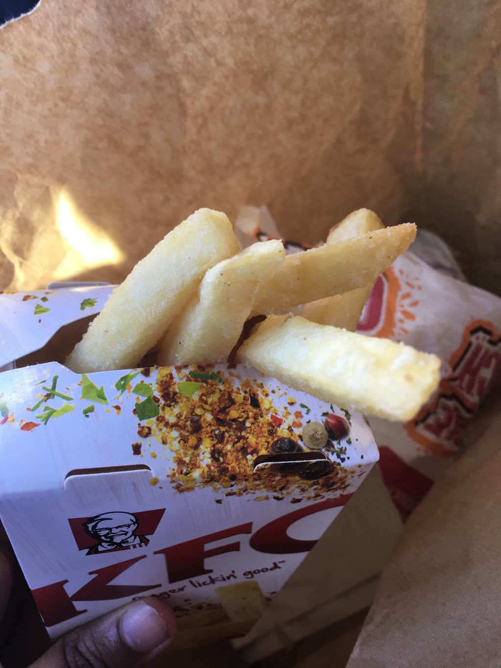 KFC Carindale | meal takeaway | 61 Scrub Rd, Carindale QLD 4152, Australia | 0733986155 OR +61 7 3398 6155