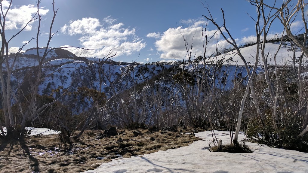 Wire Plain Car Park | parking | Great Alpine Rd, Hotham Heights VIC 3741, Australia