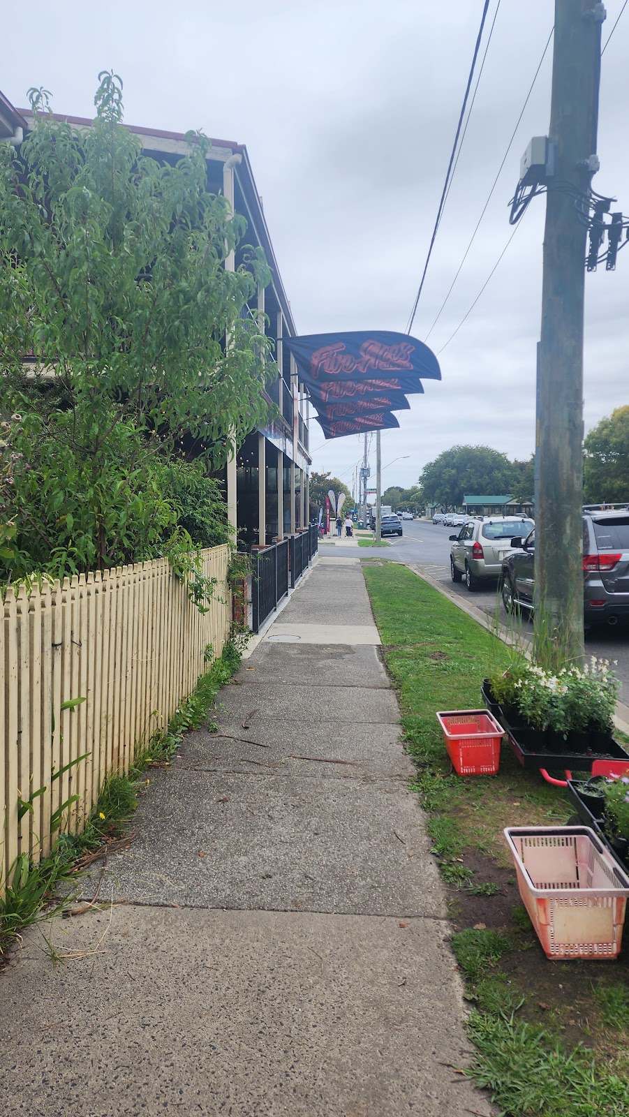 Five Aces Cafe and Bar | 83 Princes Hwy, Yarragon VIC 3823, Australia | Phone: 0418 512 477