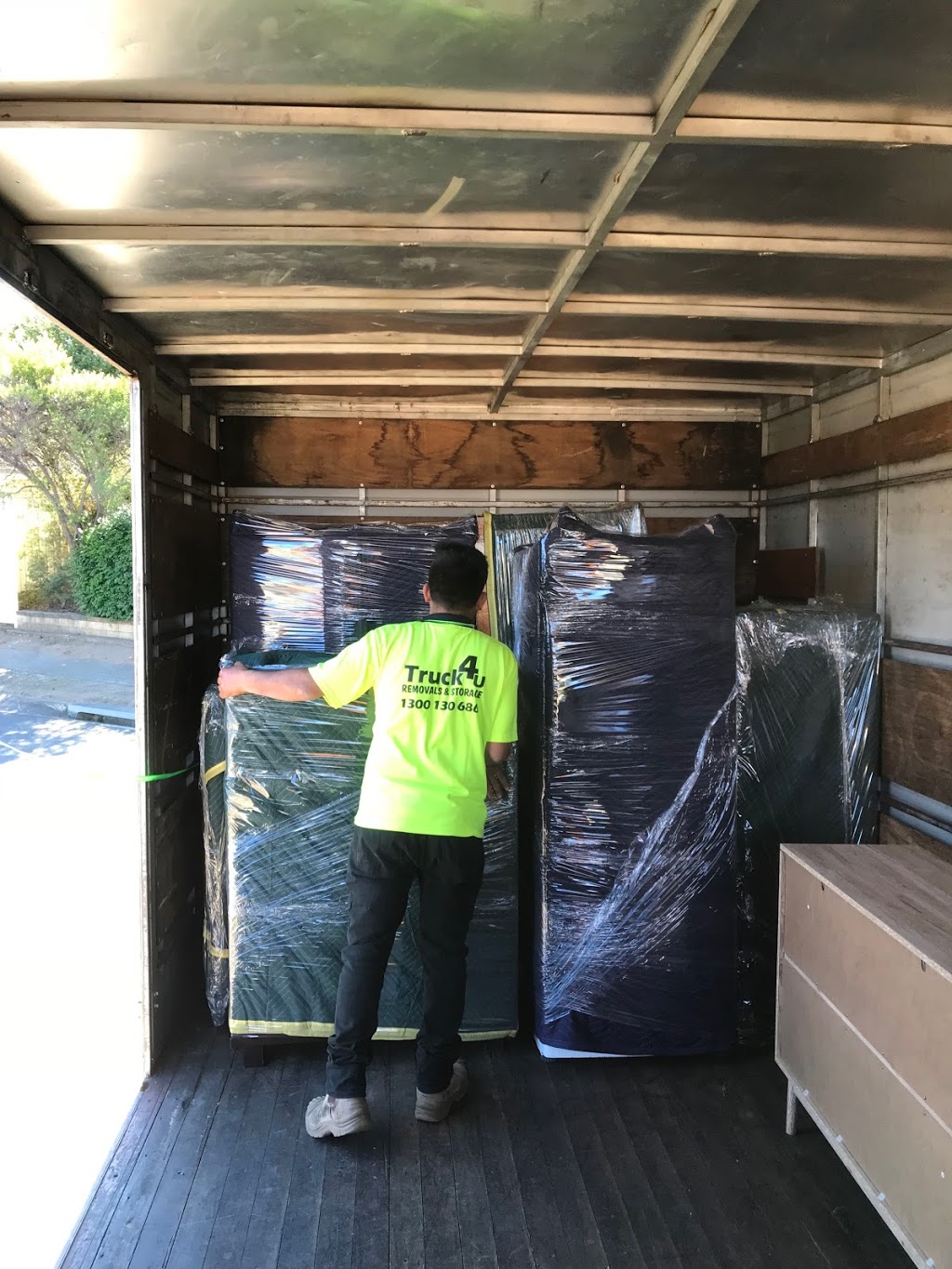 Truck4U ?? | moving company | 207 Woodville Rd, Merrylands NSW 2160, Australia | 0280941238 OR +61 2 8094 1238