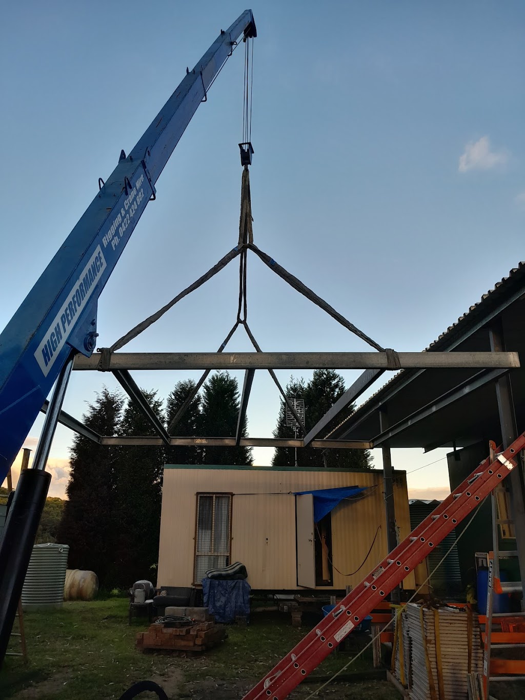 Central Coast Mini Cranes | 1109 Peats Ridge Rd, Peats Ridge NSW 2250, Australia | Phone: 0456 607 501