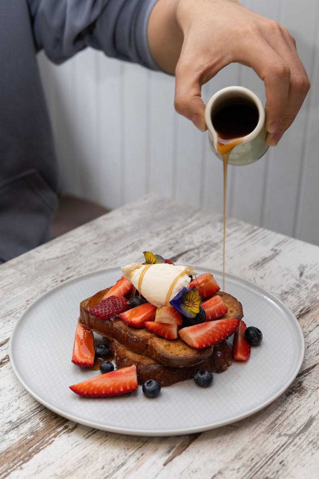 Trails Cafe at Mount Kembla Village Hotel | 274 Cordeaux Rd, Mount Kembla NSW 2526, Australia | Phone: (02) 4271 1119