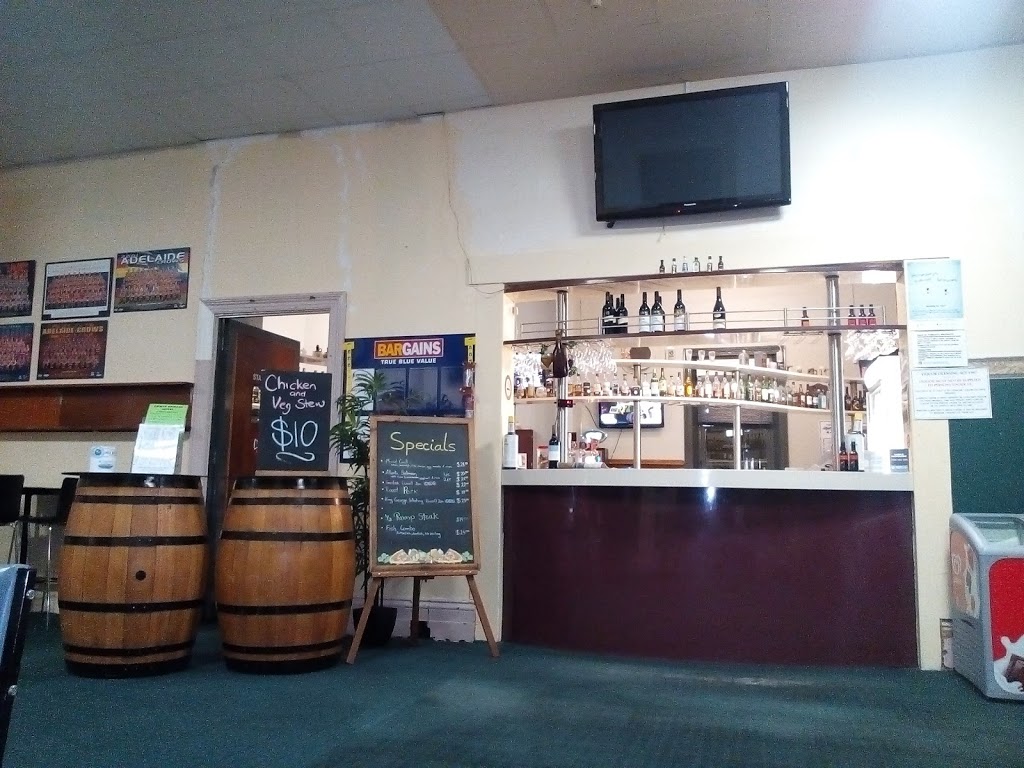 Prince Edward Hotel | store | 32 Hughes St, Wallaroo SA 5556, Australia | 0888232579 OR +61 8 8823 2579