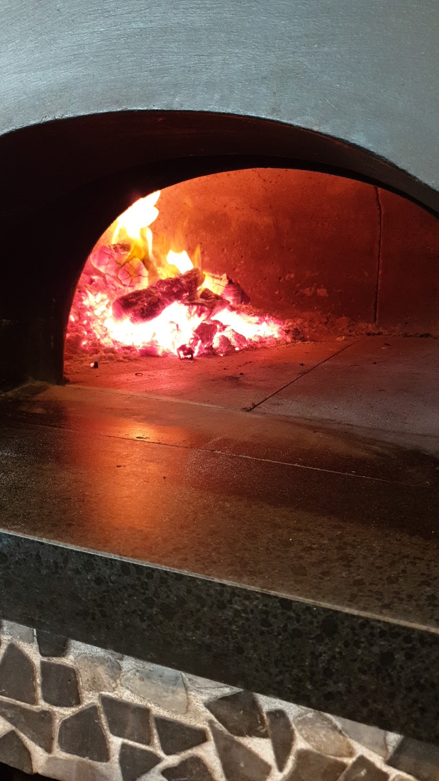 Halas Woodfire Pizzeria | 2/65 Manor House Dr, Epping VIC 3076, Australia | Phone: (03) 9408 5631