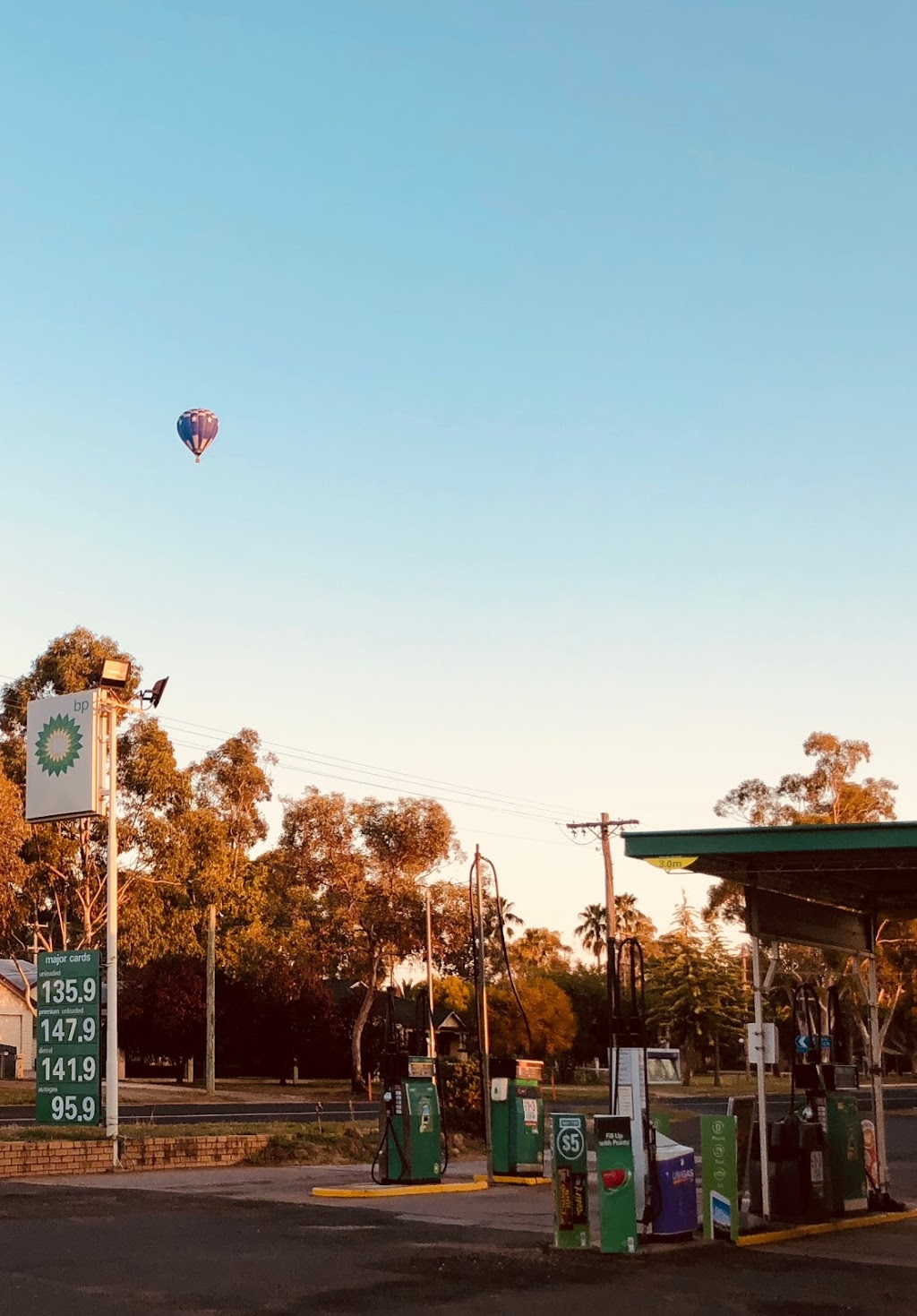 BP | gas station | 76 Rodd St, Canowindra NSW 2804, Australia | 0263441055 OR +61 2 6344 1055