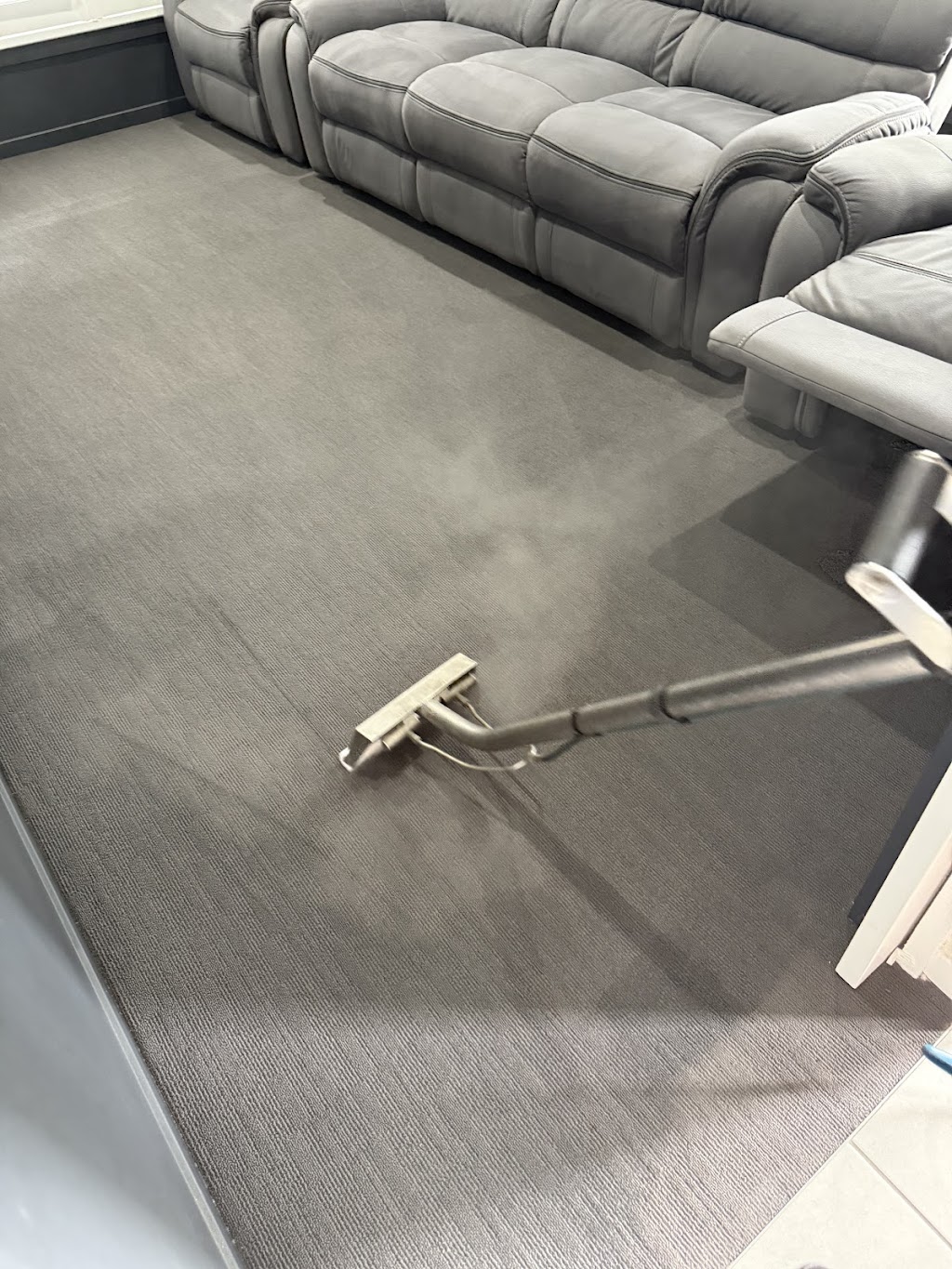 Best tile & Carpet cleaning Campbelltown | 34 Kingdon Parade, Long Point NSW 2564, Australia | Phone: 0410 993 221