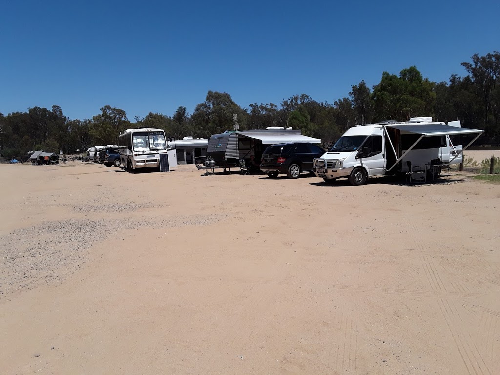 Finlays Beach | campground | Koonoomoo VIC 3644, Australia