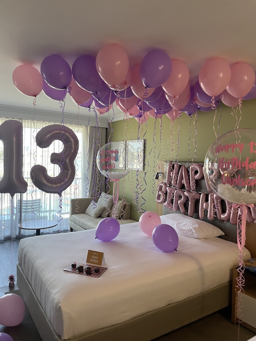 Hug & Kiss - Luxury Custom Balloons | 14 Mason St, Southport QLD 4215, Australia | Phone: 0435 332 510