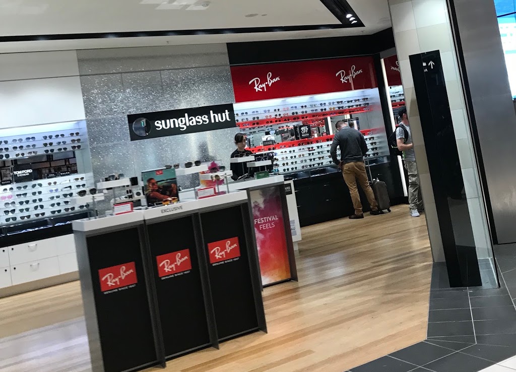 Sunglass Hut | Sydney T2 Airport Domestic Terminal, Mascot NSW 2020, Australia | Phone: (02) 9352 7471