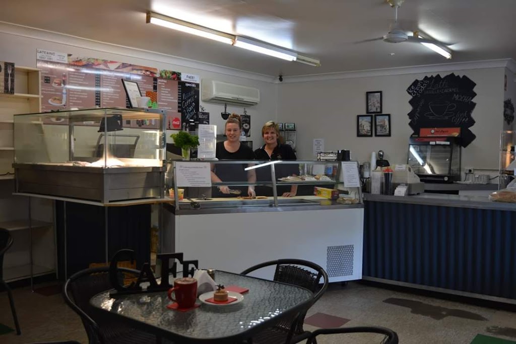 Johnsons Family Store | cafe | 80 Wamboin St, Gilgandra NSW 2827, Australia | 0268471081 OR +61 2 6847 1081